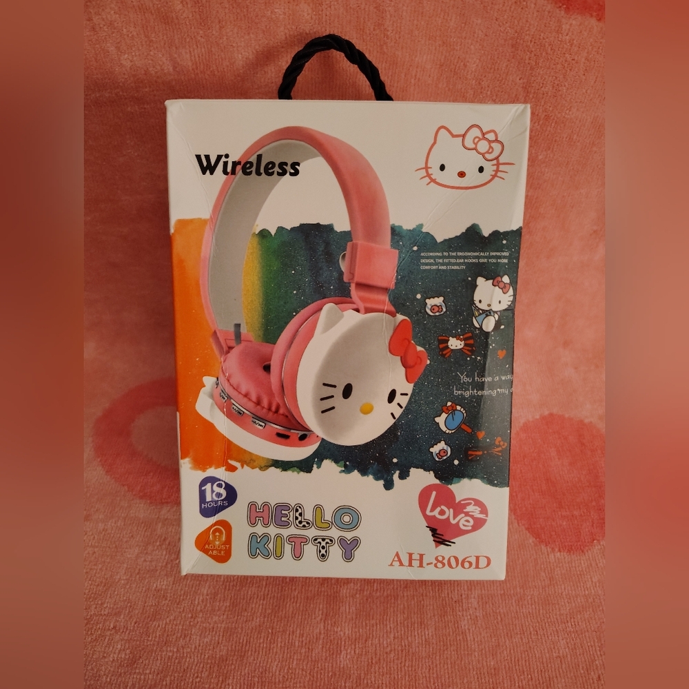 EXCLUSIVE - Hello Kitty x Miniso Pink Wireless Headphones - Picture 4 of 9